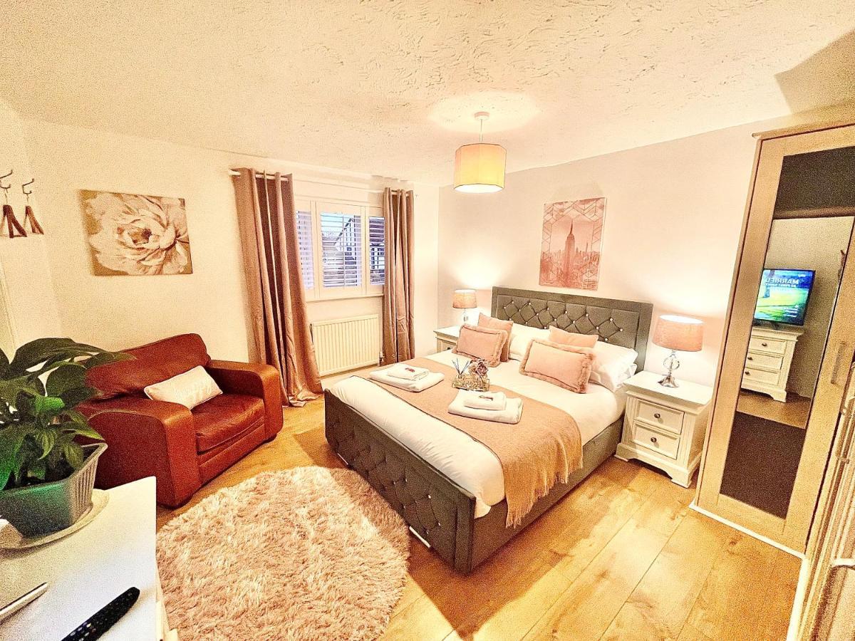 Penderi House Usk With Cymru Holidays Exterior photo